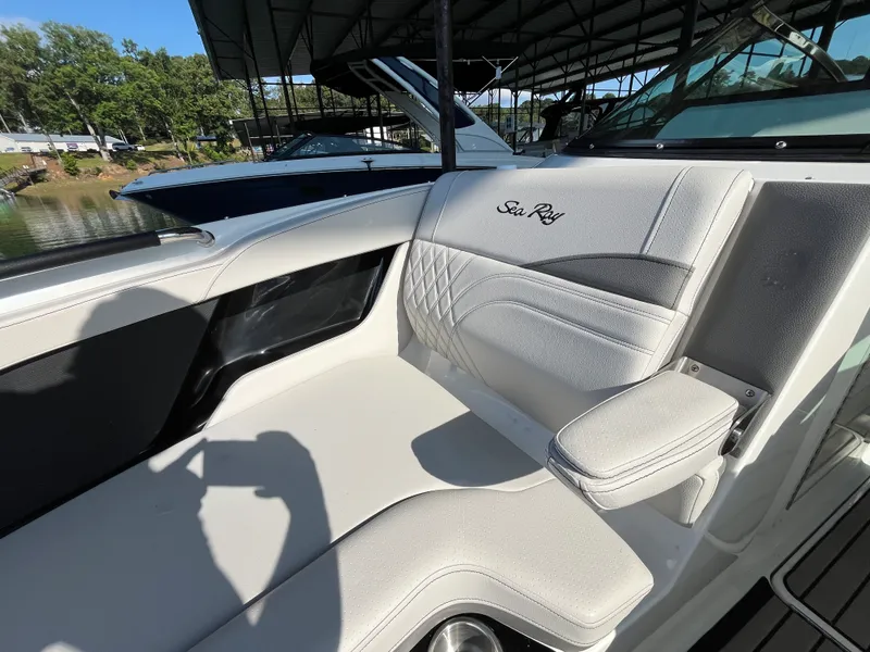 Slide: The Image of Sea Ray SLX 260 Surf 2026 - 13