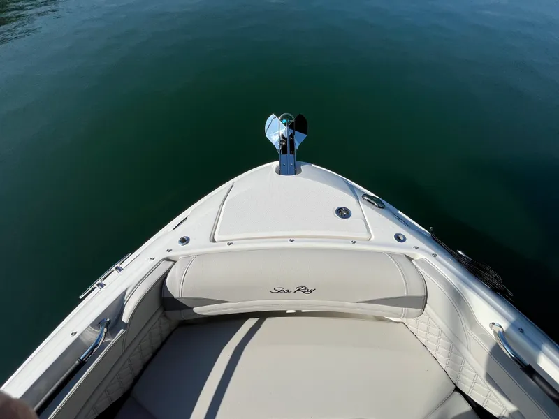 Slide: The Image of Sea Ray SLX 260 Surf 2026 - 11
