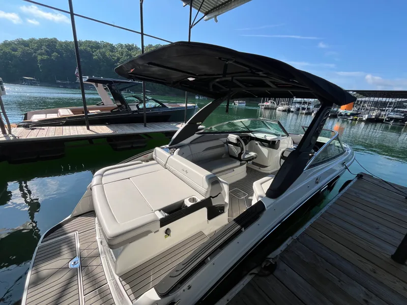 Slide: The Image of Sea Ray SLX 260 Surf 2026 - 14