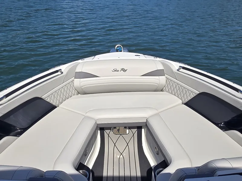 Slide: The Image of Sea Ray SLX 260 Surf 2026 - 23