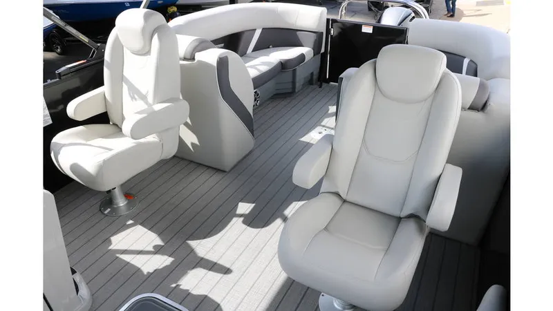 Slide: The Image of Sylvan Mirage X3 Tri Toon 2025 - 28