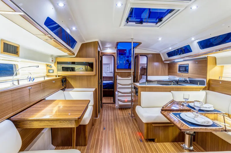 Slide: The Image of 2025 Catalina 426 - Dinette - 10