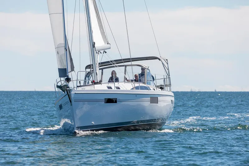 Slide: The Image of 2025 Catalina 426 - Underway - 3