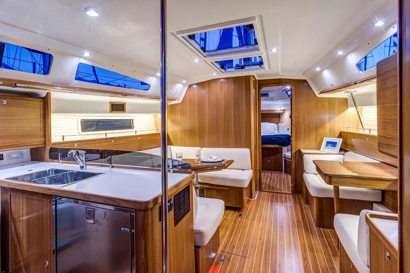 Slide: The Image of 2025 Catalina 426 - Salon - 8