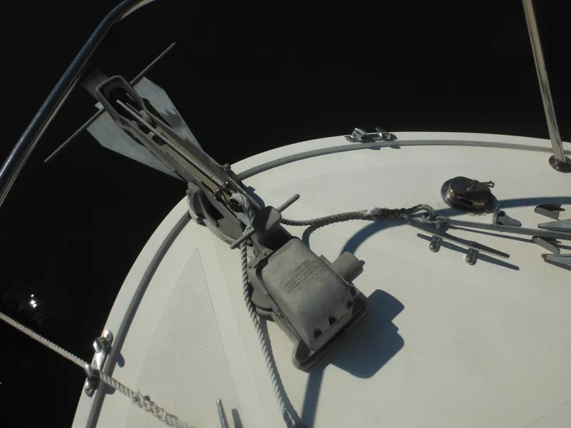 Slide: The Image of Anchor system on 1985 Blackfin 29 Combi boat bow. - 30