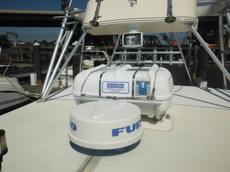 Slide: The Image of 1985 Blackfin 29 Combi boat with Switlik life raft and Furuno radar. - 36