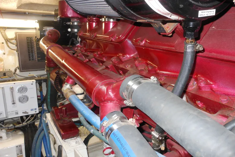 Slide: The Image of Hatteras 54 CONVERTIBLE 1996 - 101