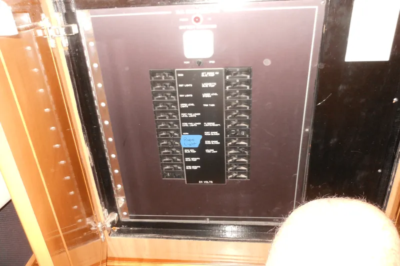 Slide: The Image of Hatteras 54 CONVERTIBLE 1996 - 108