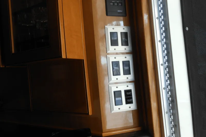 Slide: The Image of Hatteras 54 CONVERTIBLE 1996 - 110