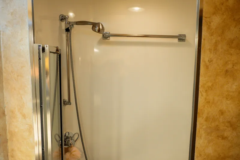 Slide: The Image of Hatteras 54 CONVERTIBLE 1996 - 33