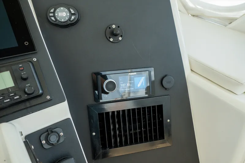 Slide: The Image of Hatteras 54 CONVERTIBLE 1996 - 43