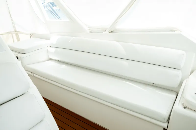 Slide: The Image of Hatteras 54 CONVERTIBLE 1996 - 44