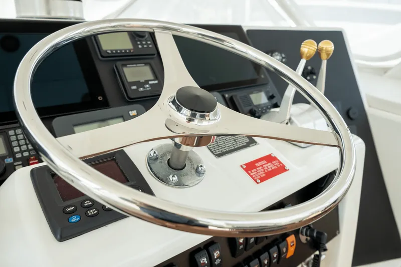 Slide: The Image of Hatteras 54 CONVERTIBLE 1996 - 46