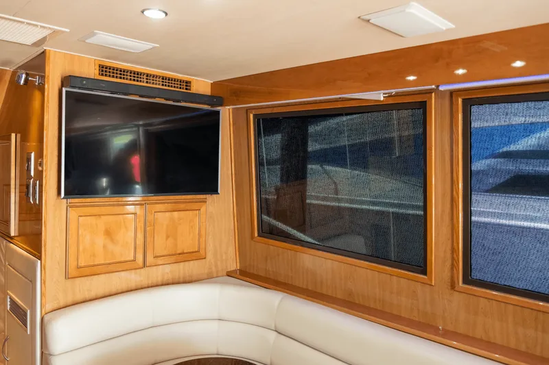 Slide: The Image of Hatteras 54 CONVERTIBLE 1996 - 58