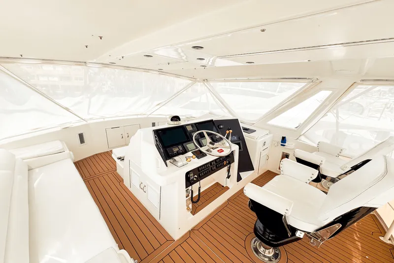 Slide: The Image of Hatteras 54 CONVERTIBLE 1996 - 65