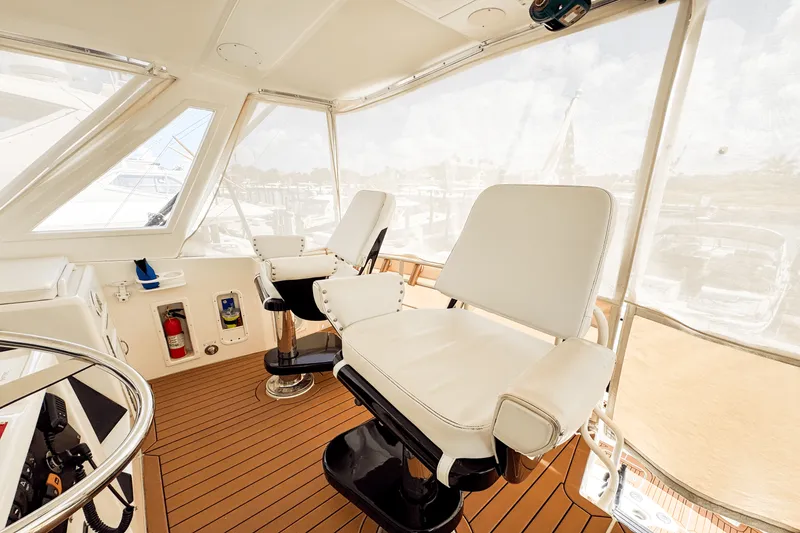 Slide: The Image of Hatteras 54 CONVERTIBLE 1996 - 67