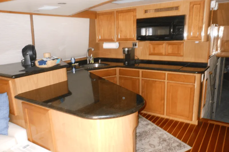 Slide: The Image of Hatteras 54 CONVERTIBLE 1996 - 81