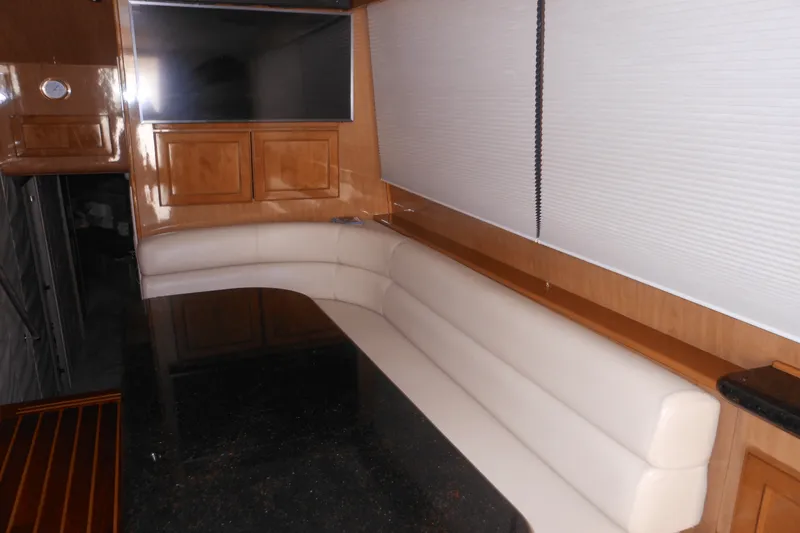 Slide: The Image of Hatteras 54 CONVERTIBLE 1996 - 85