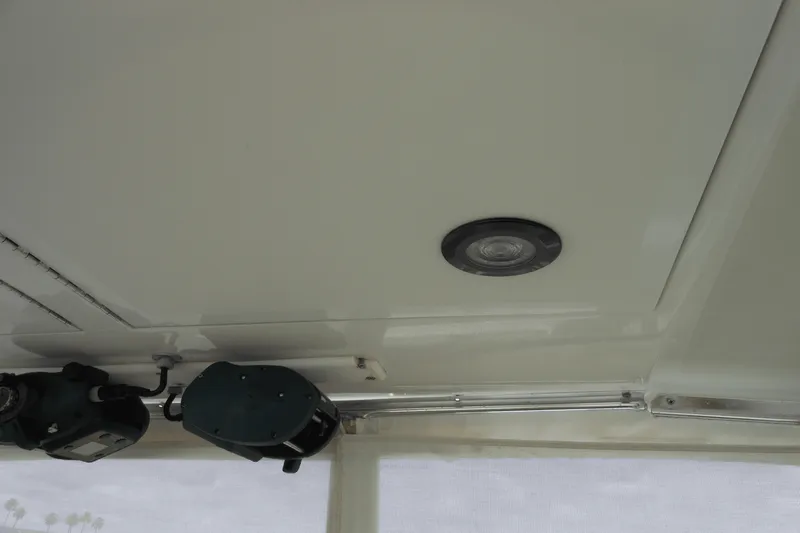 Slide: The Image of Hatteras 54 CONVERTIBLE 1996 - 89