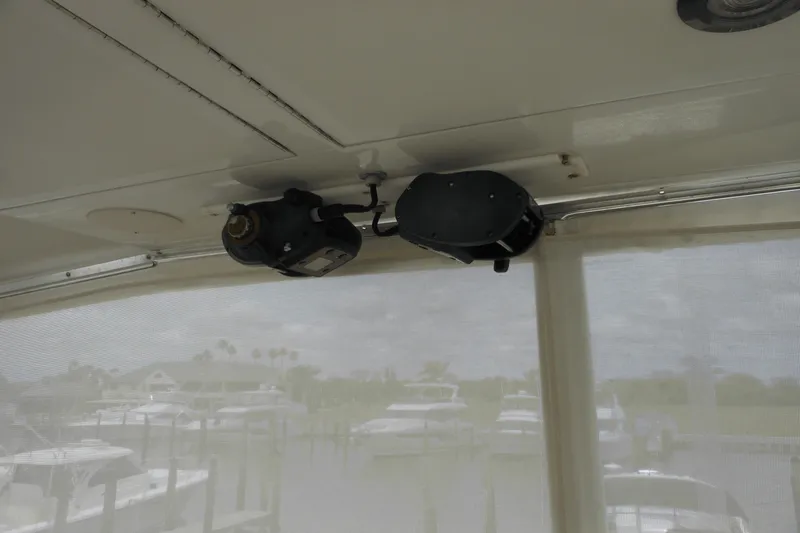 Slide: The Image of Hatteras 54 CONVERTIBLE 1996 - 90