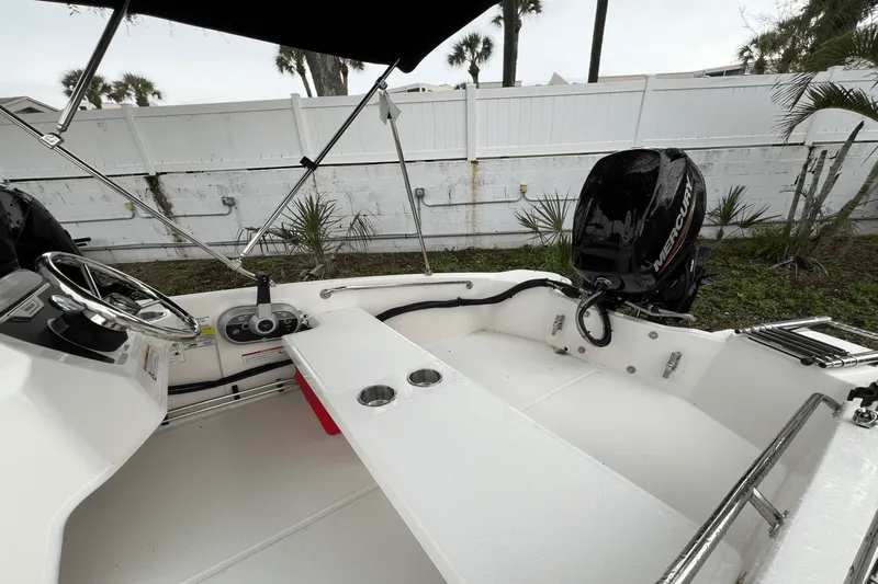 Slide: The Image of Boston Whaler 130 Super Sport 2025 - 10