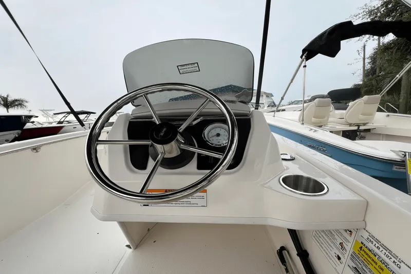Slide: The Image of Boston Whaler 130 Super Sport 2025 - 7