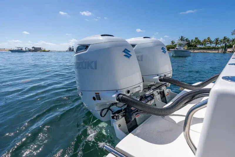 Slide: The Image of Sea Born LX27 Center Console 2026 - 24