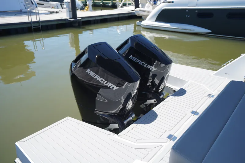Slide: The Image of Cruisers 34 GLS Outboard 2026 - 9