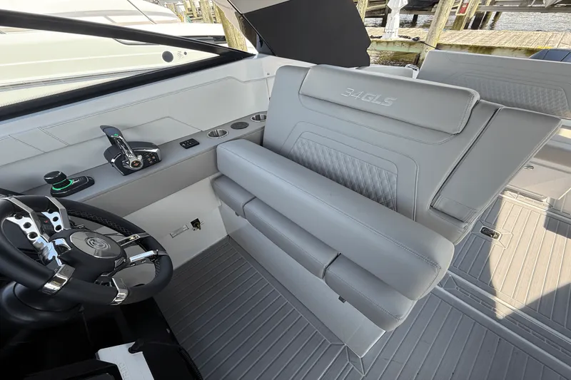 Slide: The Image of Cruisers 34 GLS Outboard 2026 - 17