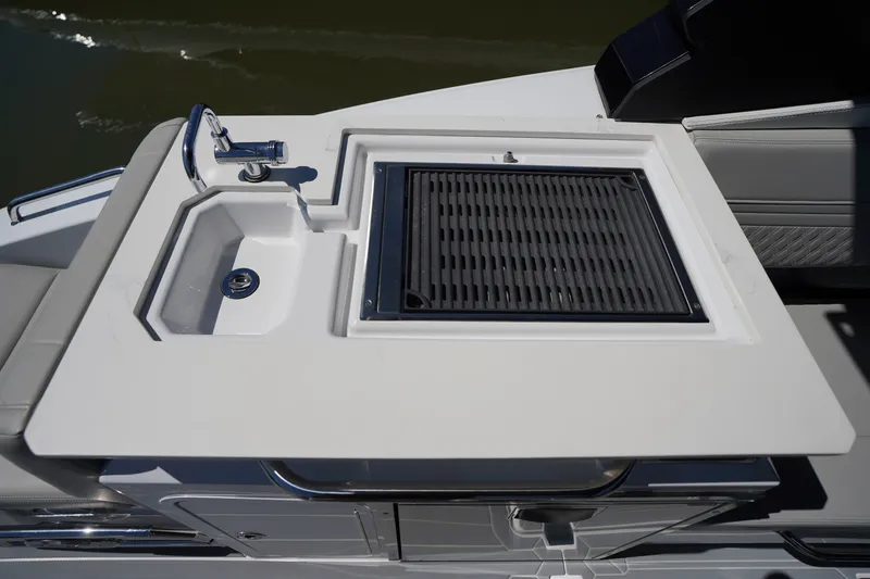 Slide: The Image of Cruisers 34 GLS Outboard 2026 - 19