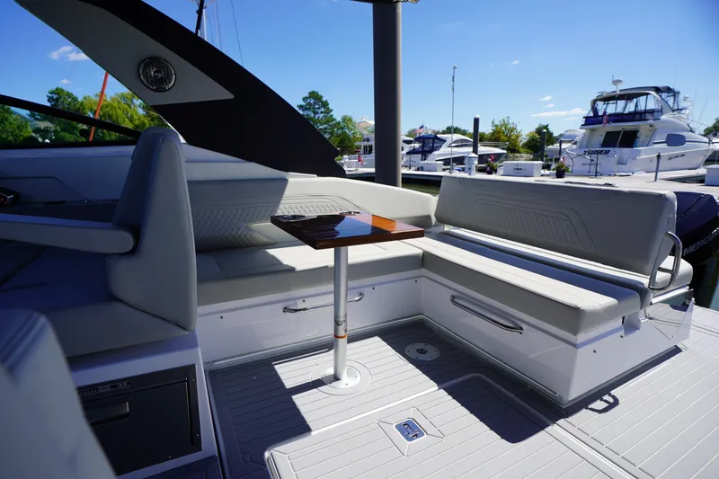 Slide: The Image of Cruisers 34 GLS Outboard 2026 - 32