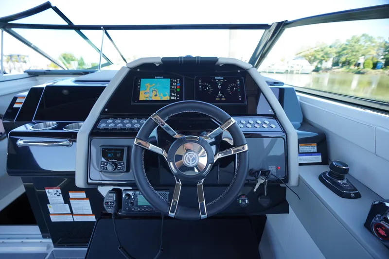 Slide: The Image of Cruisers 34 GLS Outboard 2026 - 38