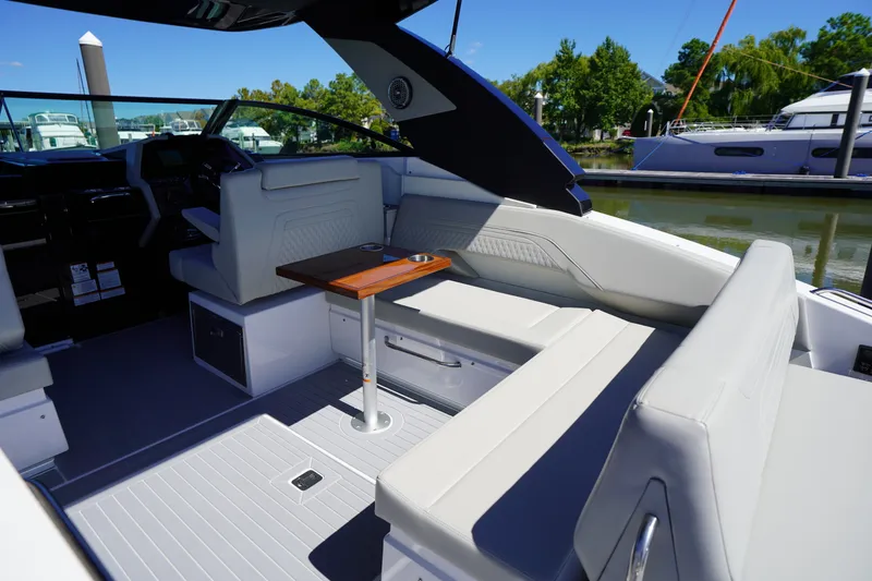 Slide: The Image of Cruisers 34 GLS Outboard 2026 - 29
