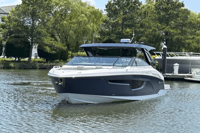 Slide: The Image of Cruisers 34 GLS Outboard 2026 - 6