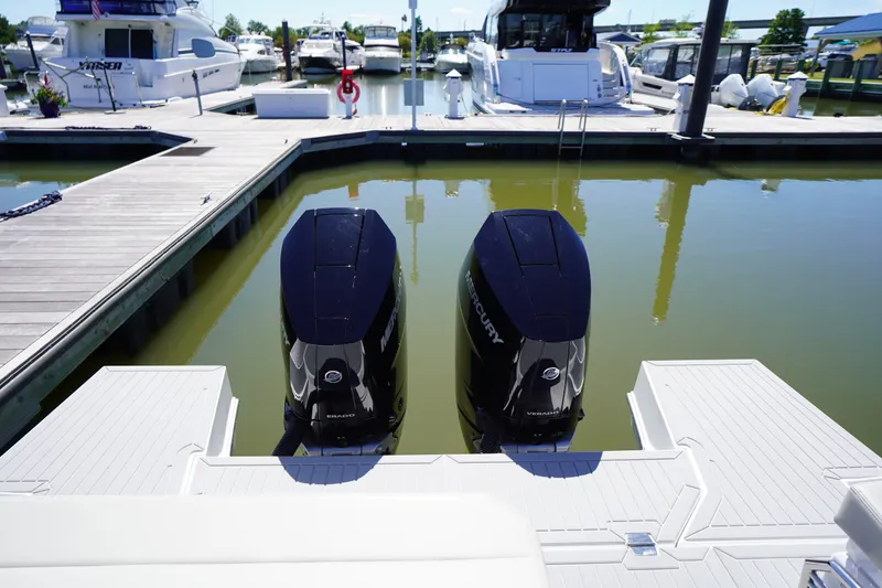 Slide: The Image of Cruisers 34 GLS Outboard 2026 - 10