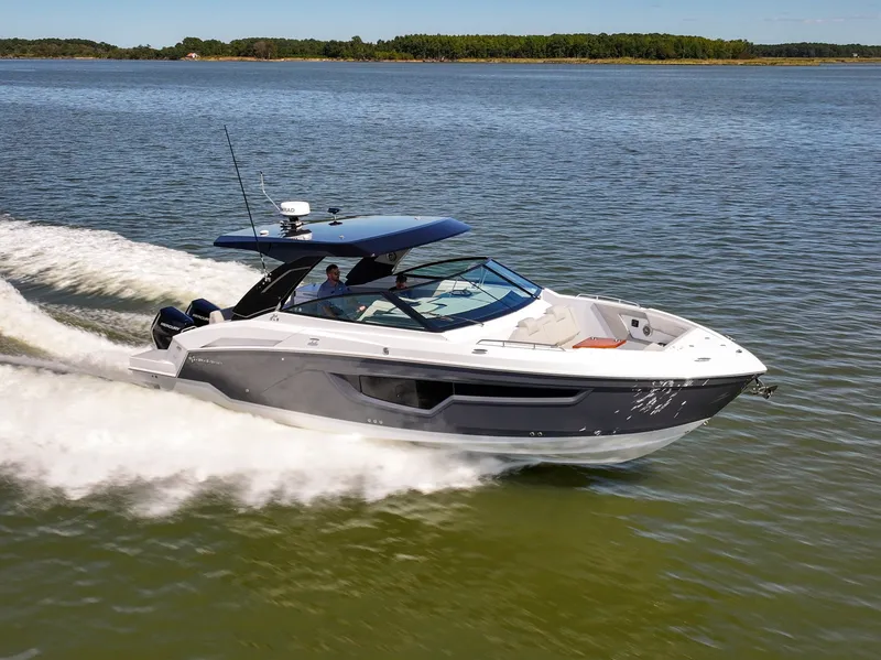 Slide: The Image of Cruisers 34 GLS Outboard 2026 - 71