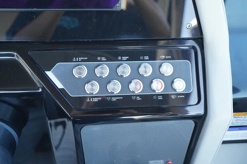 Slide: The Image of Cruisers 34 GLS Outboard 2026 - 44