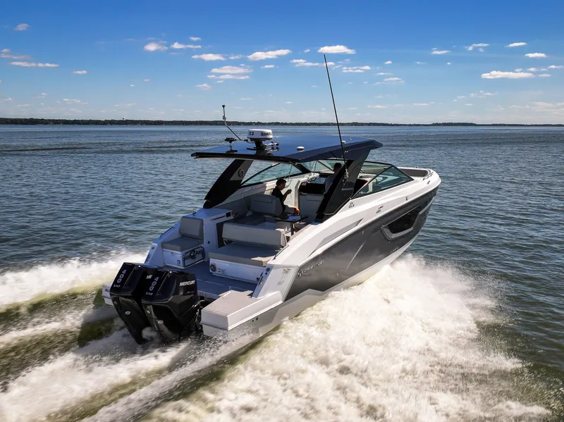 Slide: The Image of Cruisers 34 GLS Outboard 2026 - 69