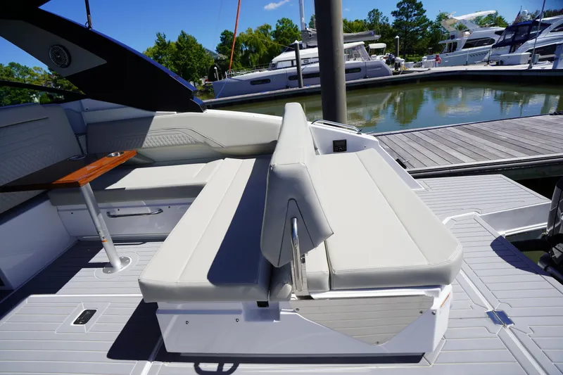 Slide: The Image of Cruisers 34 GLS Outboard 2026 - 28