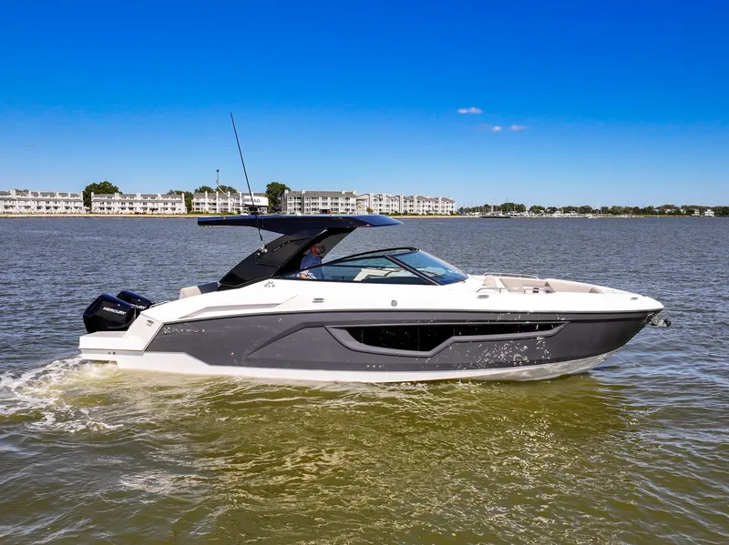 The Image of Cruisers 34 GLS Outboard 2026 - undefined