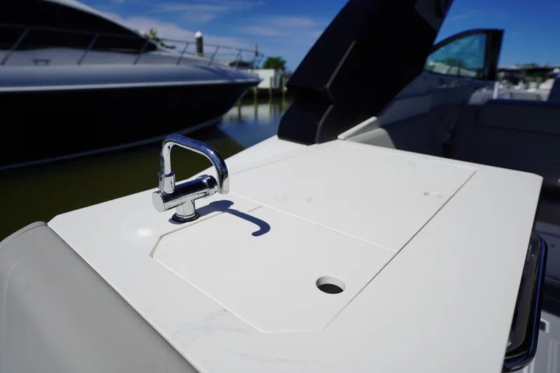 Slide: The Image of Cruisers 34 GLS Outboard 2026 - 16