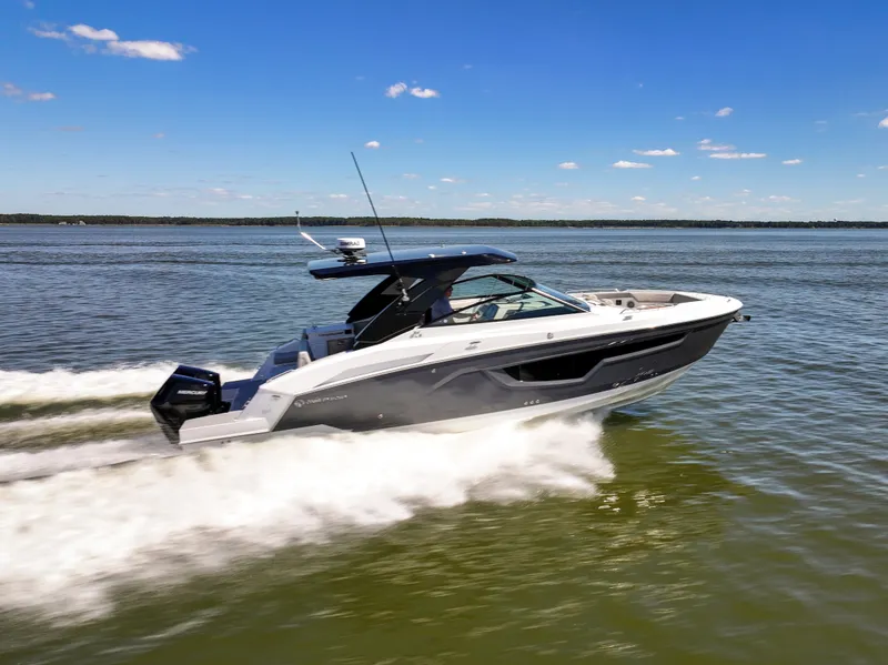 Slide: The Image of Cruisers 34 GLS Outboard 2026 - 70