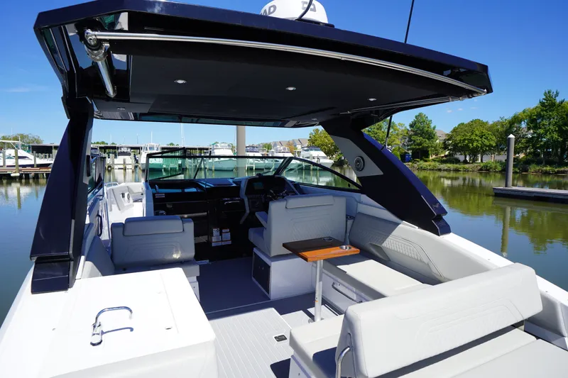 Slide: The Image of Cruisers 34 GLS Outboard 2026 - 26