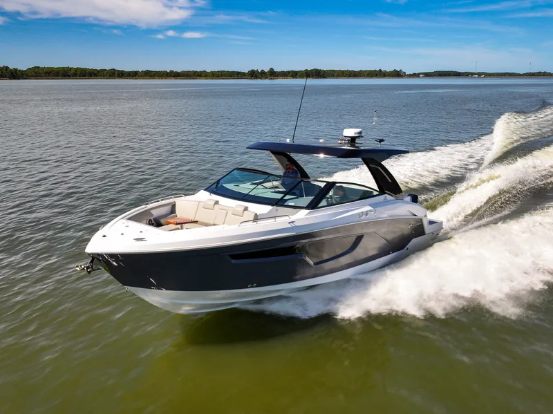 Slide: The Image of Cruisers 34 GLS Outboard 2026 - 72