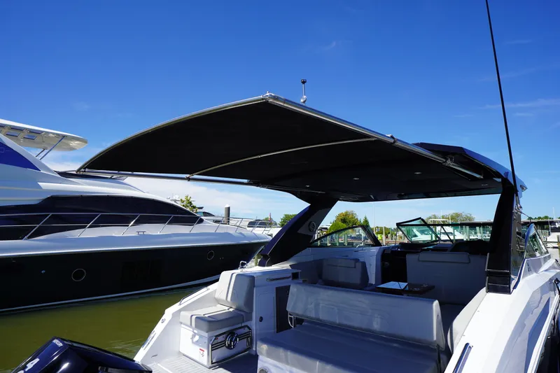 Slide: The Image of Cruisers 34 GLS Outboard 2026 - 11