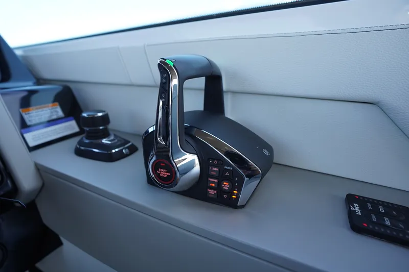 Slide: The Image of Cruisers 34 GLS Outboard 2026 - 46