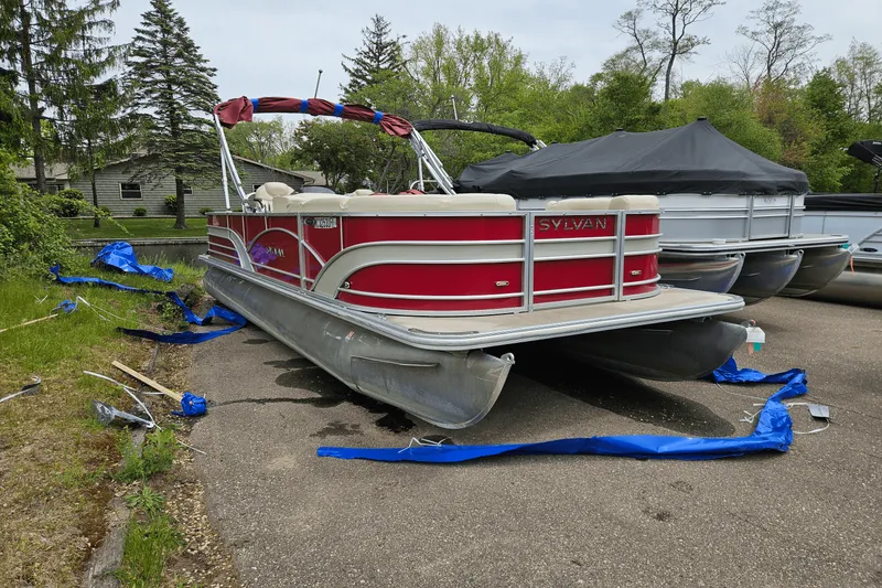 Slide: The Image of Sylvan MIRAGE 8522ENT 2018 - 2