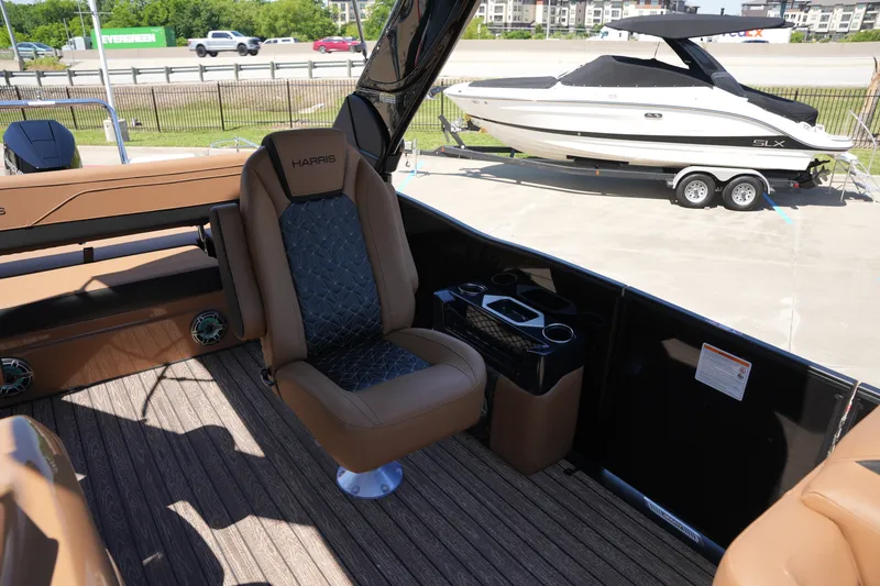 Slide: The Image of Harris Grand Mariner 230 2026 - 19
