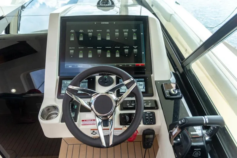 Slide: The Image of Scout 530 LXF 2023 - 10