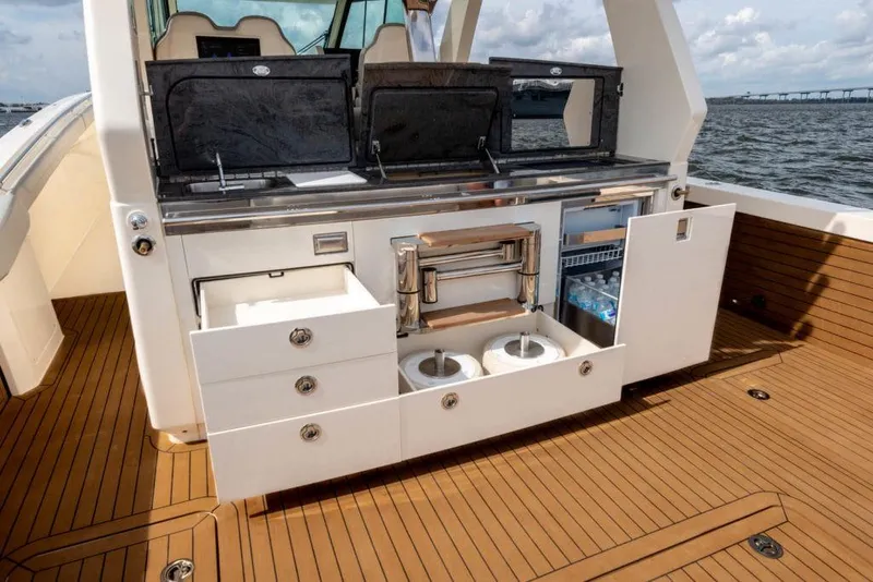Slide: The Image of Scout 530 LXF 2023 - 13
